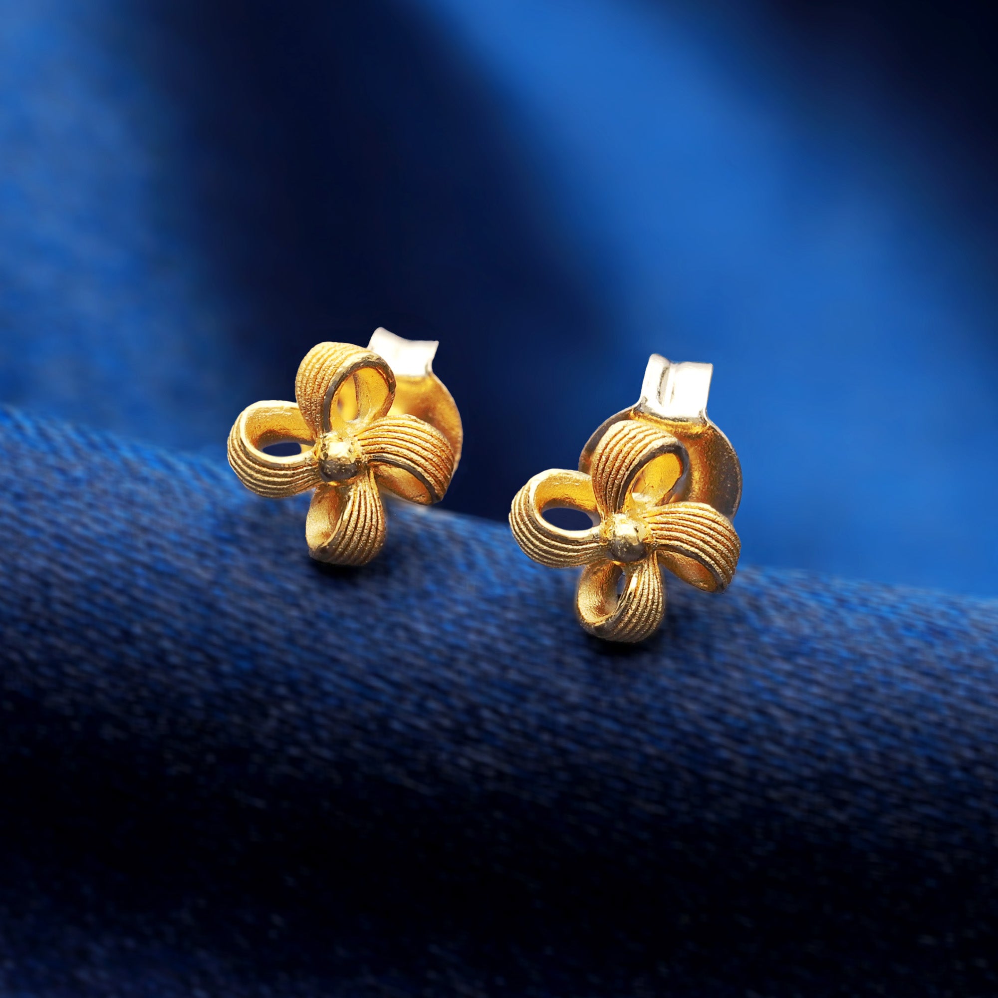24K Pure Gold Stud Earrings: Lucky Leaf Design – Prima Gold Official
